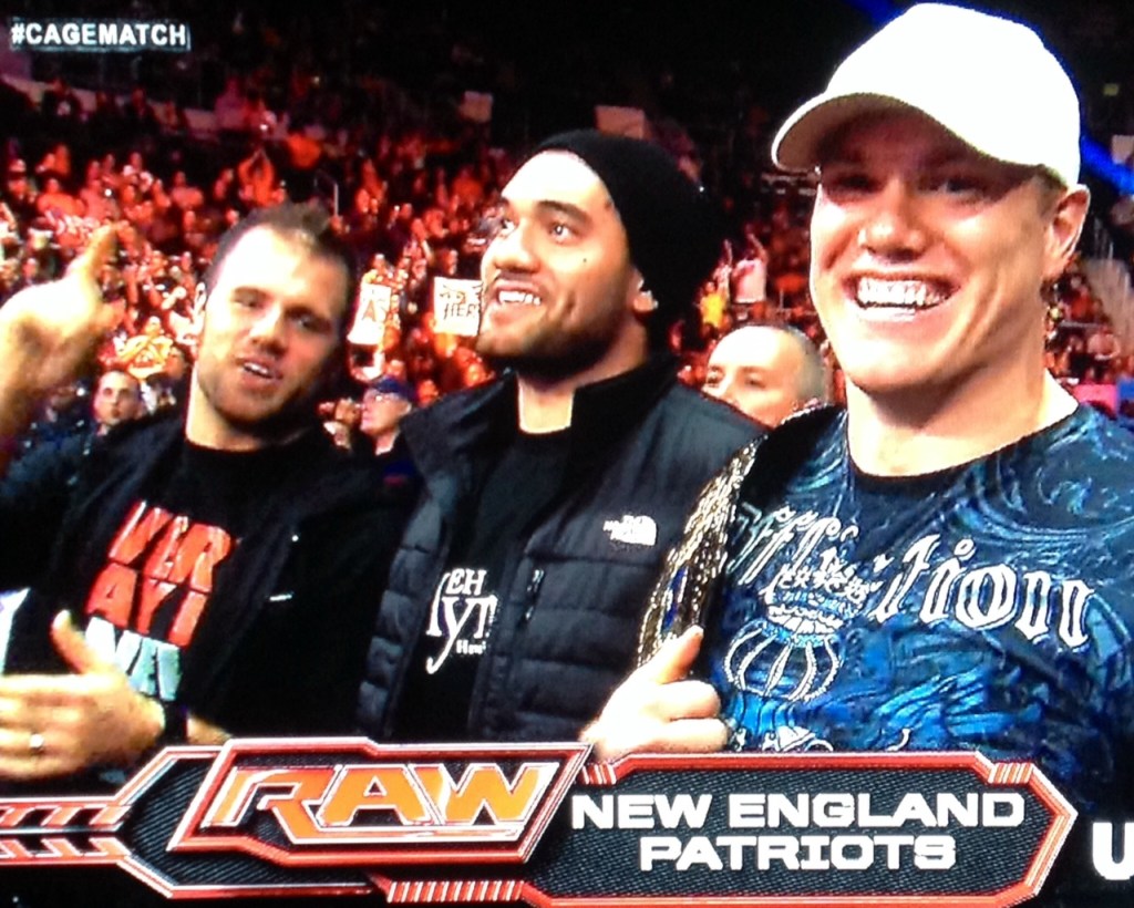 New England's James Devlin, Michael Hoomanawanui, and Matthew Mulligan. 